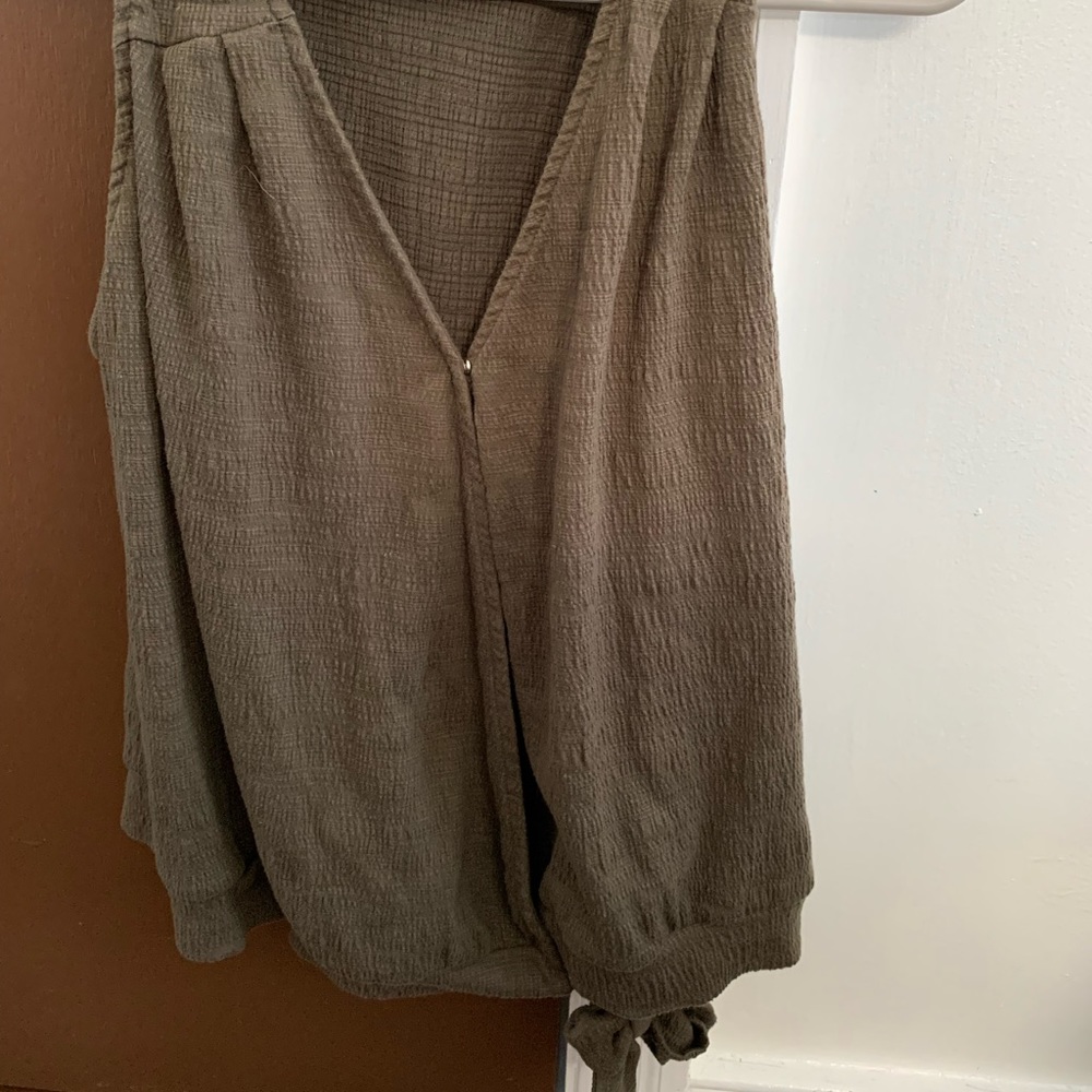 LAST CHANCE Wrap tank top